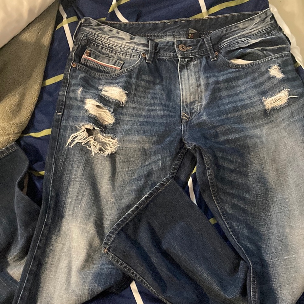 i dont even know the brand but they are really nice size 34/30